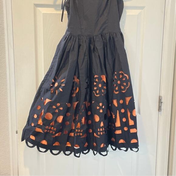 Unique Vintage Black &  Jack O' Lantern Halloween Cutout Swing Dress XS Flaw #50 - Picture 3 of 5